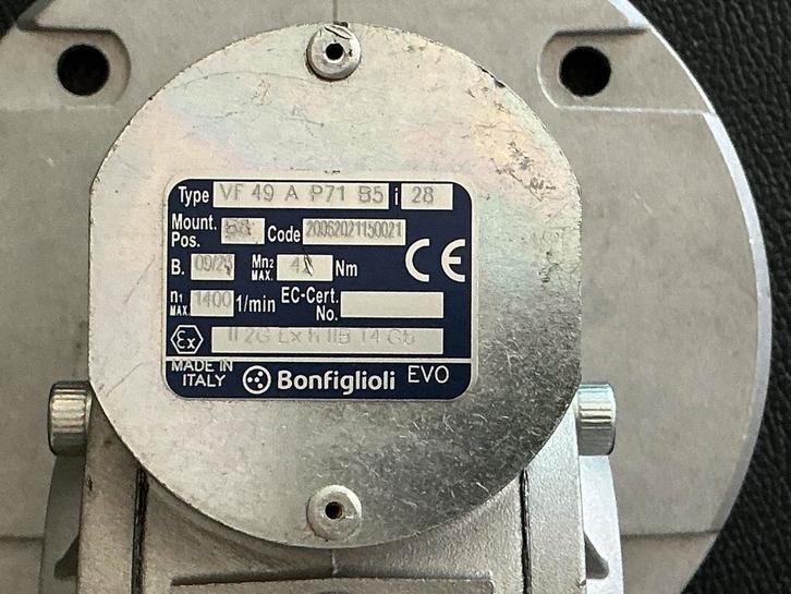 Bonfiglioli Reductor VF 49 A P71 B5 - Nieuwstaat, Doe-het-zelf en Verbouw, Motoren, Ophalen of Verzenden