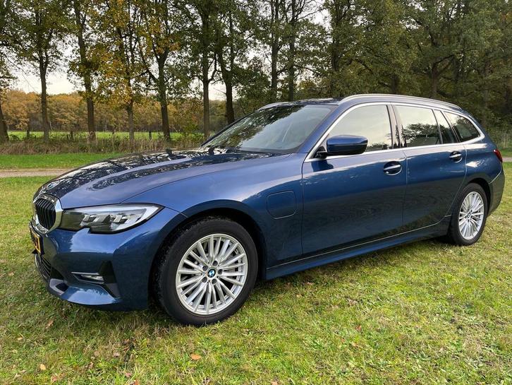 BMW 3-Serie 330e 292pk Aut 2021 Blauw, Auto's, BMW, Particulier, 3-Serie, Hybride Elektrisch/Benzine, Plug-in hybride, Stationwagon