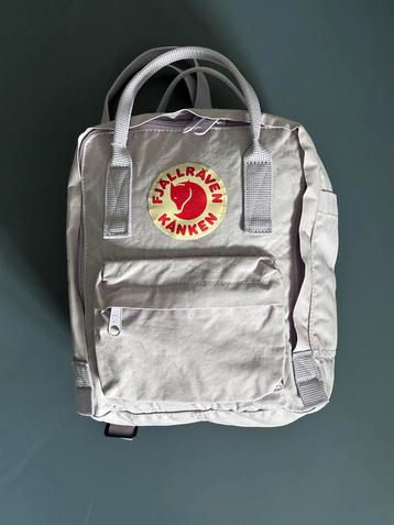 FJÄLLRÄVEN Kånken Mini - Lila - Als Nieuw! beschikbaar voor biedingen