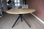 Ronde eikenhouten eettafel DYYK Maris diameter 130, Ophalen, Rond, Zo goed als nieuw, Vijf personen of meer