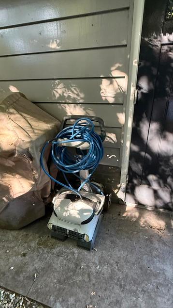Zwembadrobot Dolphin 4 / ZE 20 Pro beschikbaar voor biedingen