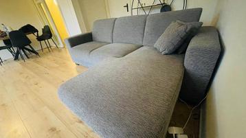 Donkergrijze Hoekbank - Comfortabel en Ruim beschikbaar voor biedingen