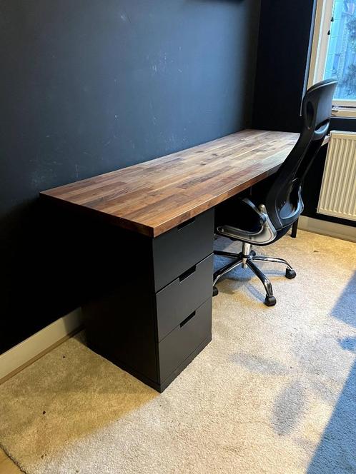 Bureau walnoot hout | KARLBY, Huis en Inrichting, Bureaus, Zo goed als nieuw, Bureau, Ophalen