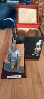Terracotta Krijger Beeld met Doos, Ophalen of Verzenden