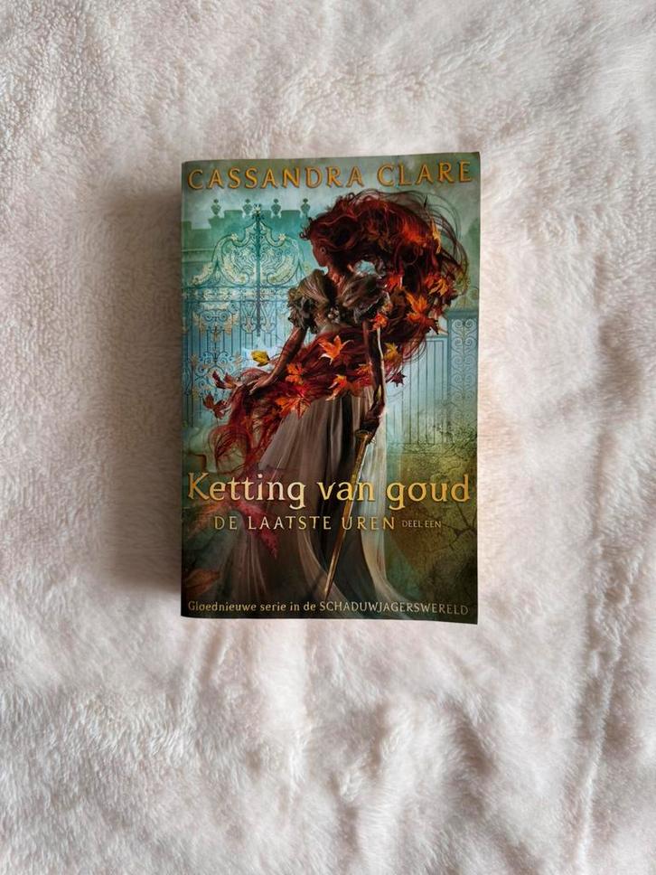 Cassandra Clare - Ketting van goud, Boeken, Kinderboeken | Jeugd | 13 jaar en ouder, Zo goed als nieuw, Ophalen of Verzenden