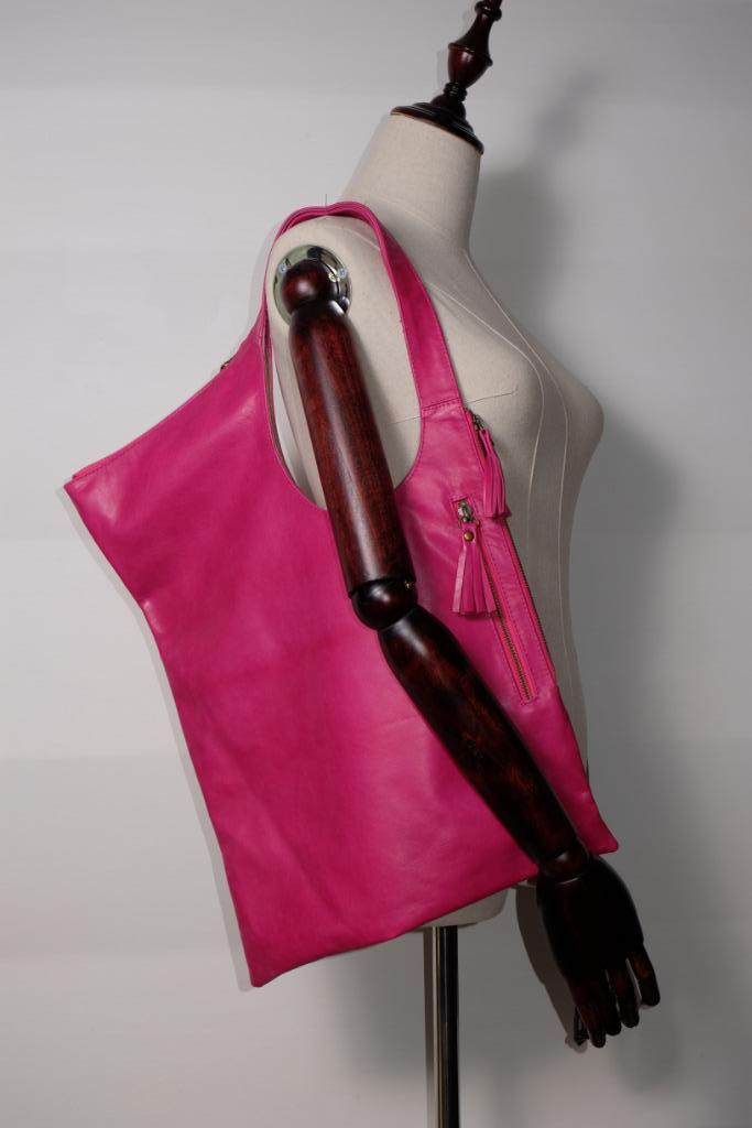 Leder roze (sample) schoudertas, Sieraden, Tassen en Uiterlijk, Tassen | Schoudertassen, Nieuw, Roze, Leer, Ophalen of Verzenden