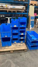 Te koop stapel bakken ….., Doe-het-zelf en Verbouw, Kratten en Dozen, Ophalen of Verzenden, Zo goed als nieuw, 60 cm of meer, Minder dan 35 cm