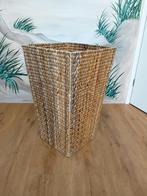 Rieten Mand met Metalen Frame - 64.5 cm Hoog, Ophalen, Zo goed als nieuw, Riet, 50 tot 75 cm