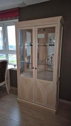 Mooie vitrinekast met glazen deuren, Huis en Inrichting, Met deur(en), 100 tot 150 cm, Glas, Klassiek