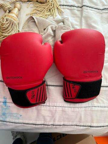 Bokshandschoenen 14 oz beschikbaar voor biedingen