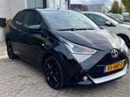Toyota Aygo 1.0 VVT-i x-joy *Camera*LM velgen*Automaat*, Gebruikt, Euro 6, 4 stoelen, Zwart