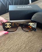 Chanel zonnebril 5493, Ophalen of Verzenden, Zo goed als nieuw, Zonnebril, Overige merken