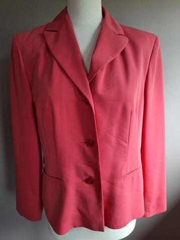 Nieuw koraal gevoerd jasje/blazer van Niehaus, maat M/40 beschikbaar voor biedingen