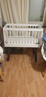 Kidsmill sixties wieg met matrasje, Kinderen en Baby's, Babywiegjes en Ledikanten, Ophalen, Zo goed als nieuw, Wieg
