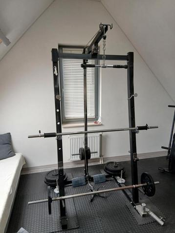  Home gym, Power Rack met Lat Pulldown, dip station, t bar beschikbaar voor biedingen