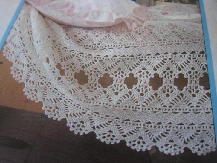 haken haakpatroonen bedden spreien tafelkleeden broderie, Hobby en Vrije tijd, Breien en Haken, Zo goed als nieuw, Haken, Patroon of Boek