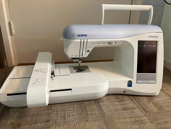 Brother Innov-is 1500D borduurmachine- complete startersset, Hobby en Vrije tijd, Borduren en Borduurmachines, Gebruikt, Borduurmachine