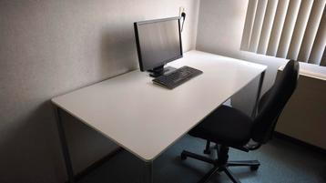 Pelikan Design Fritz Hansen: PLANO eettafel/buro/werkblad