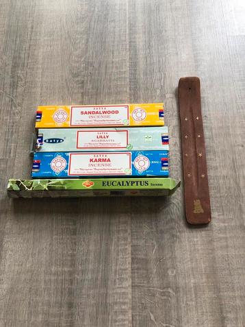 Wierookhouder + 4 Geuren (80% vol) beschikbaar voor biedingen
