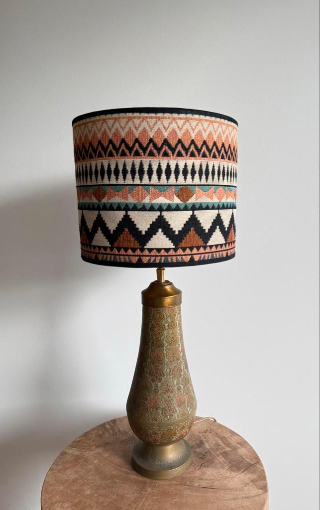 Unieke Tafellamp van Indiase Vaas., Huis en Inrichting, Lampen | Tafellampen, Nieuw, 50 tot 75 cm, Metaal, Ophalen of Verzenden