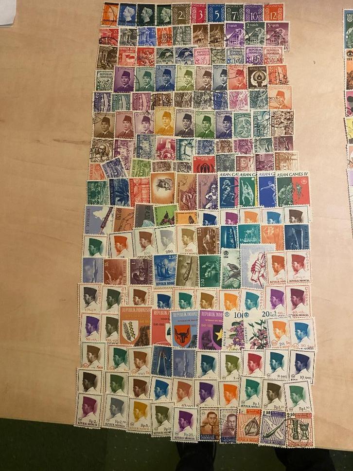 Verzameling 280 verschillende postzegels Indonesie, Postzegels en Munten, Postzegels | Azië, Gestempeld, Zuidoost-Azië, Verzenden