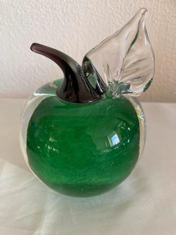 Glazen Appel Press-papier Halton System beschikbaar voor biedingen