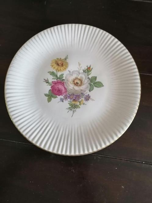 Schaal - Flora Keramiek Gouda Holland - Aardewerk - bloemdec, Antiek en Kunst, Antiek | Keramiek en Aardewerk, Ophalen of Verzenden