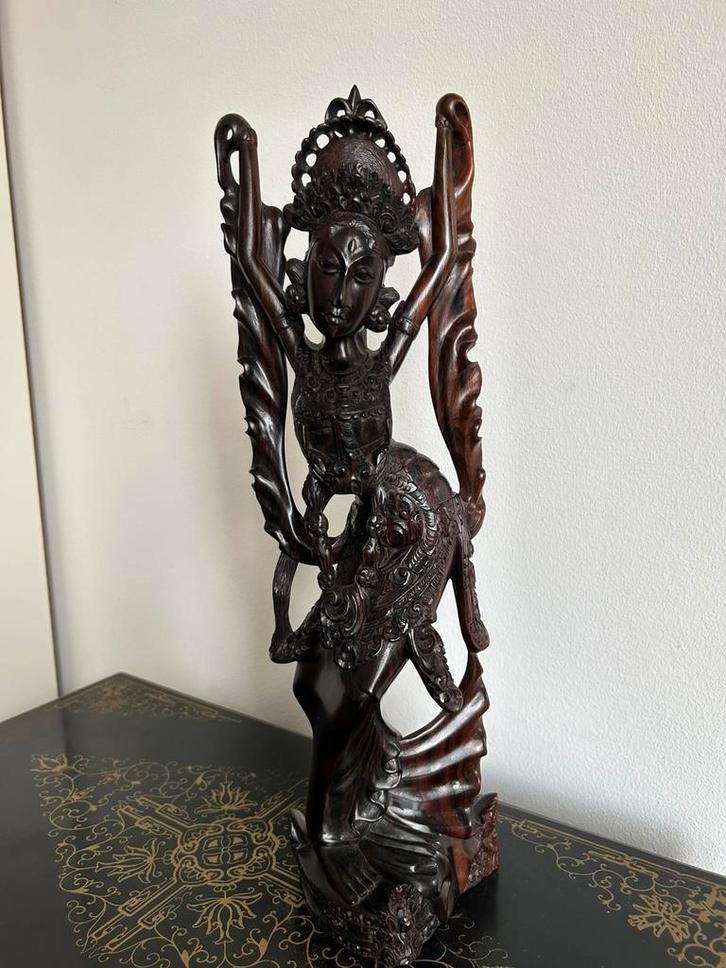 Hardhouten beeld van een Balinese danseres, Antiek en Kunst, Kunst | Niet-Westerse kunst, Ophalen of Verzenden