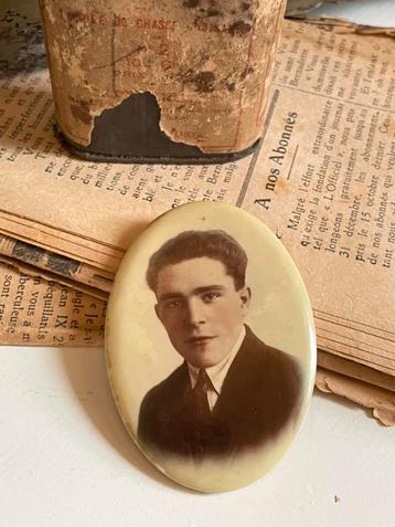 Brocante oud zakspiegeltje met foto beschikbaar voor biedingen