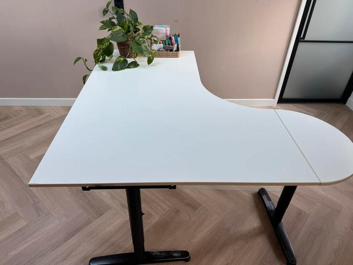 Gratis Ikea Galant bureau tafel wit, Huis en Inrichting, Bureaus, Gebruikt, Bureau, Ophalen