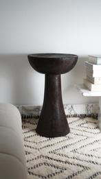 Unieke houten bijzettafel - uit 1 stuk vervaardigd, Ophalen of Verzenden, Zo goed als nieuw, Hout