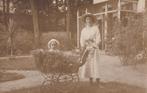 670R fotokaart villa onbekend versierde kinderwagen, Ophalen of Verzenden, Voor 1920, Ongelopen, Kinderen