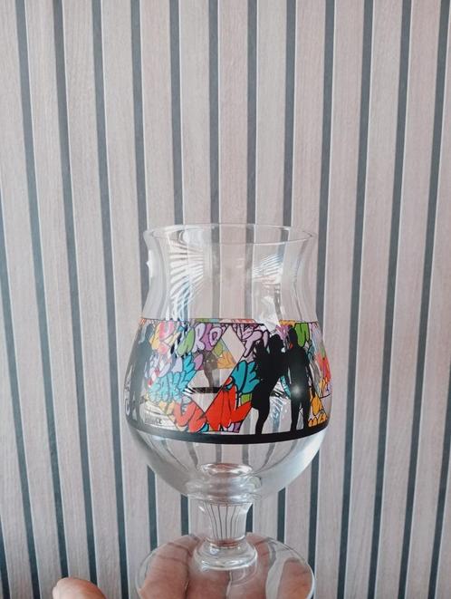 Duvel x FAKE glas 2021, Verzamelen, Glas en Borrelglaasjes, Zo goed als nieuw, Bierglas, Ophalen