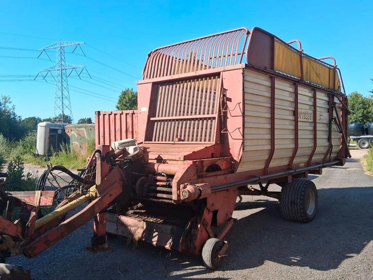 Strautmann opraapwagen met tandem balenwagen met kenteken, Zakelijke goederen, Agrarisch | Werktuigen, Weidebouw, Ophalen