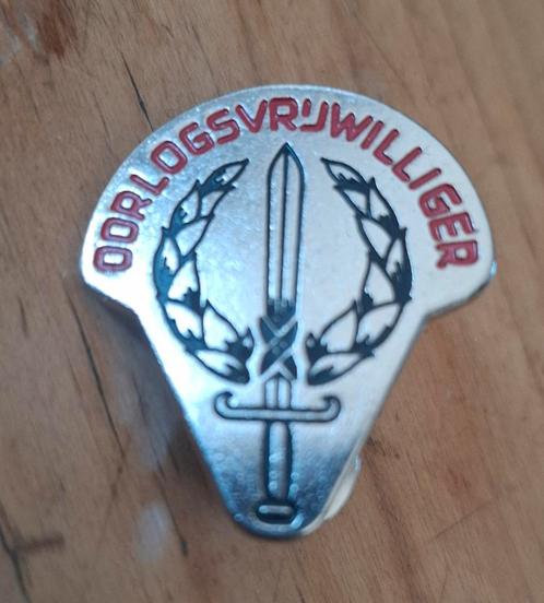 Pin Speld Button Oorlogsvrijwilliger., Verzamelen, Speldjes, Pins en Buttons, Ophalen of Verzenden