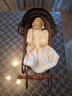 Antieke Porseleinen Pop in Kinderwagen, Ophalen of Verzenden