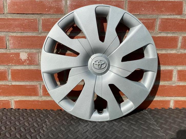 1 originele Toyota Yaris wieldop 15 inch, Auto diversen, Wieldoppen, Gebruikt, Ophalen of Verzenden