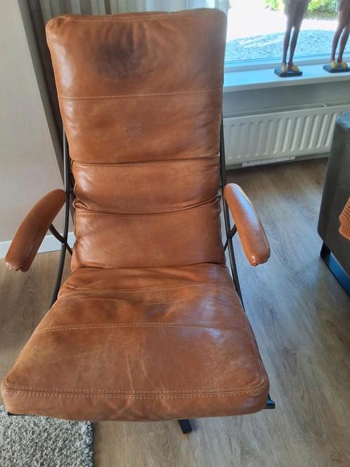 Draai fauteuil met kalfsleren kussen., Huis en Inrichting, Fauteuils, Leer, 50 tot 75 cm, Ophalen