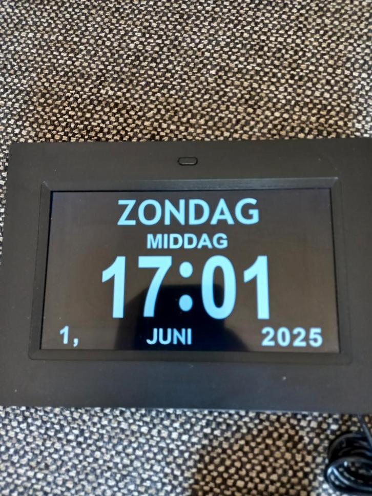 Dementie ouderenklok, Huis en Inrichting, Woonaccessoires | Klokken, Ophalen