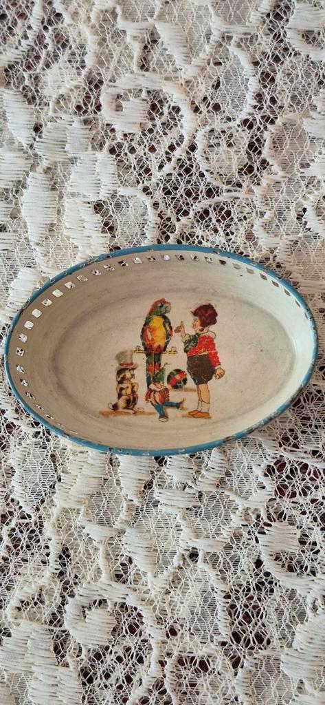 Antiek Blikken Schaaltje met Kinderen, Antiek en Kunst, Antiek | Speelgoed, Ophalen of Verzenden
