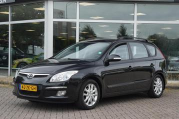 Hyundai I30 CW 1.6i Style LEDER TREKHAAK CLIMA LM VELGEN APK beschikbaar voor biedingen