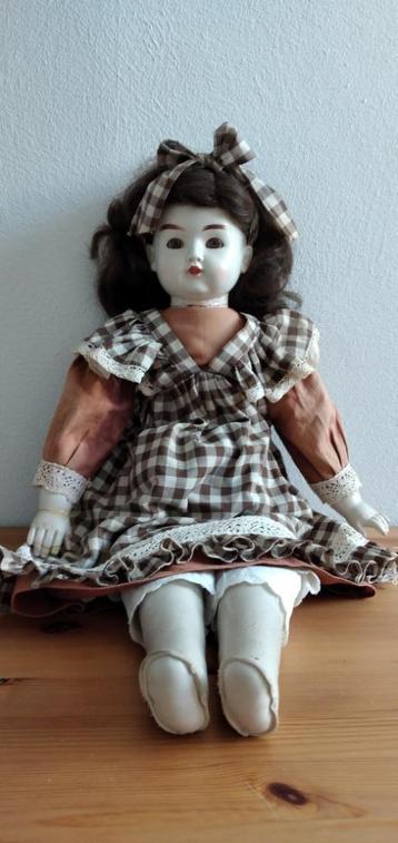 Poppen (porselein) beschikbaar voor biedingen