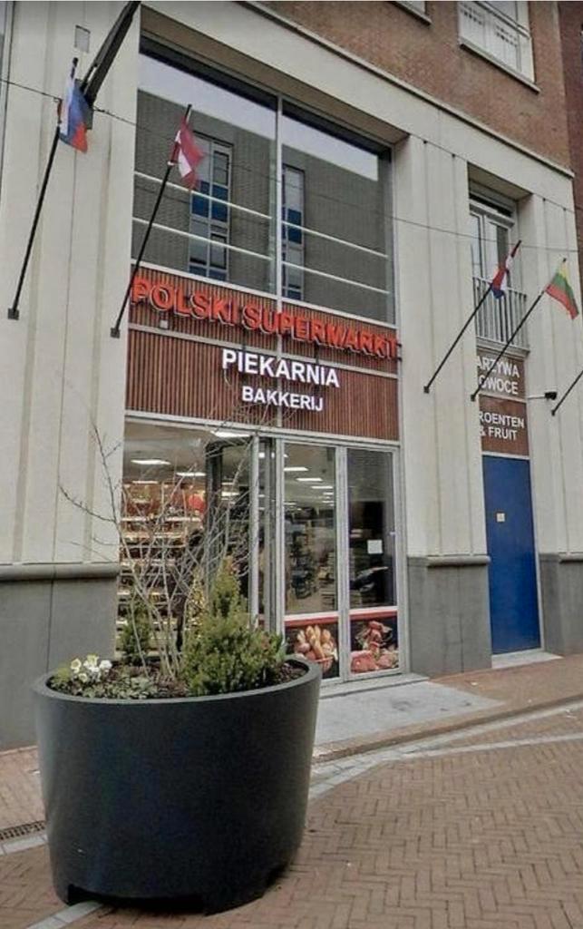 Winkelruimte met Slijterij in Spijkenisse, Zakelijke goederen, Exploitaties en Overnames