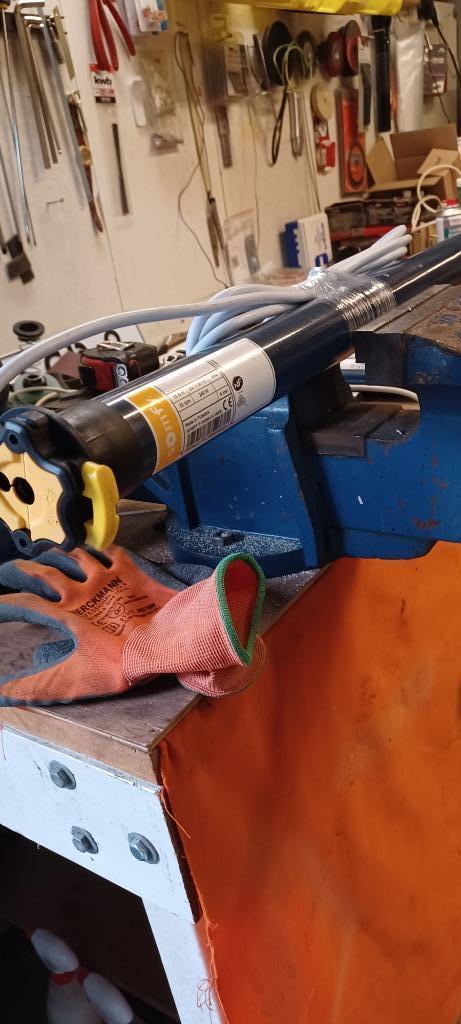 SOMFY "snelle" motoren Bijna NIEUW !!, Doe-het-zelf en Verbouw, Rolluiken, Nieuw, 200 cm of meer, Minder dan 100 cm, Wit, Elektrische bediening