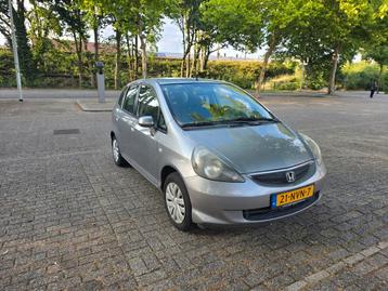 Honda Jazz 1.2 I 2006 Grijs beschikbaar voor biedingen