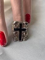 Metalen ring met zwart kruis, Sieraden, Tassen en Uiterlijk, Ringen, Ophalen of Verzenden, Gebruikt