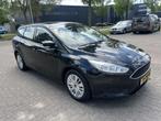Ford Focus Wagon 1.0 Trend 125PK STOELVW STUURVW TREKHAAK!, 65 €/maand, Gebruikt, Euro 6, Zwart