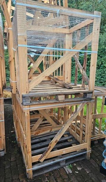 Gratis brandhout kratten  beschikbaar voor biedingen
