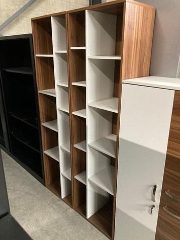 Boekenkast te koop! beschikbaar voor biedingen