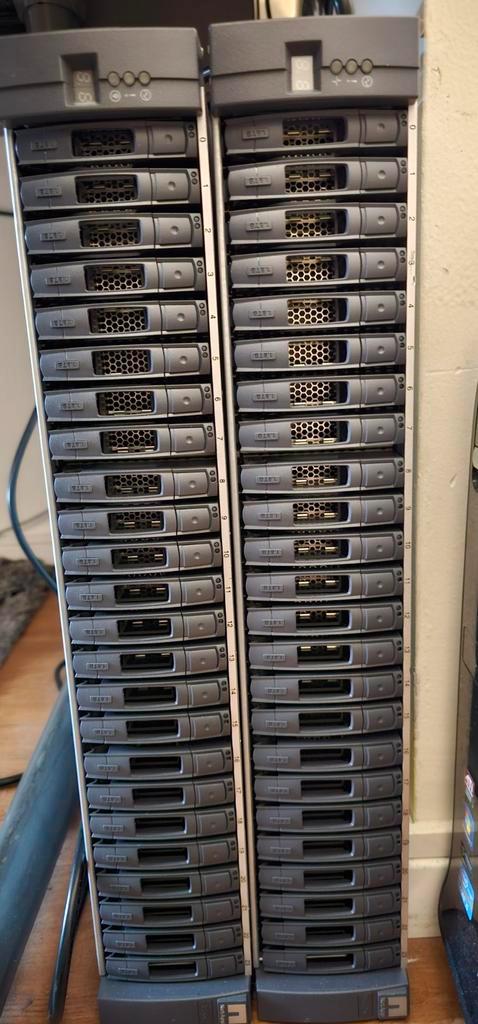2x Netapp DS2246 - 24x 1.8TB SAS Schijven, Computers en Software, Servers, Gebruikt, Onbekend, Hot swappable onderdelen, Ophalen